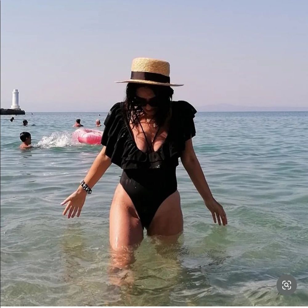 ZARA LARGE RUFFLE SWIMSUIT - Picture 2 of 5